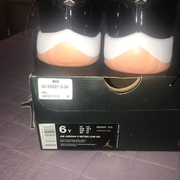 Brand New Jordan 11 • low top Size 6 youth size - Picture 3 of 3